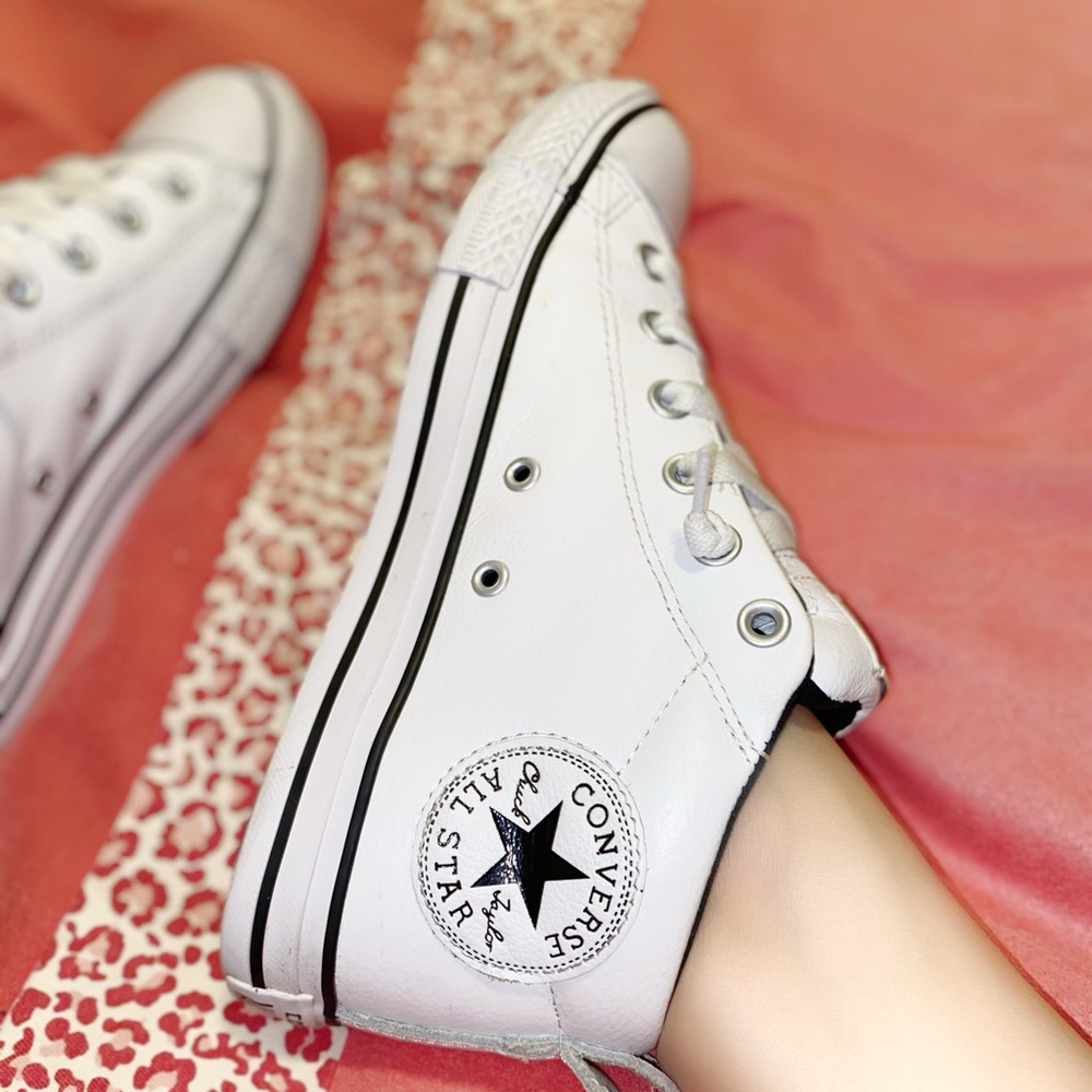 CONVERSE CHUCK TAYLER ALL STAR STREET MID- WHITE